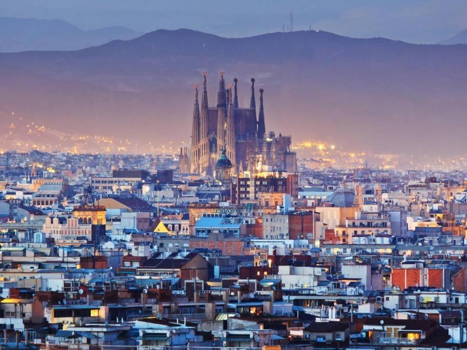 ¡Apartamento En El Centro De Barcelona! Екстериор снимка